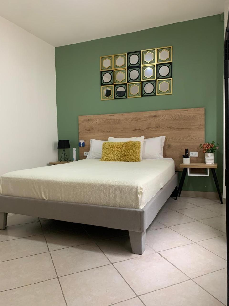 Los Soles Suite Mall Del Sol Guayaquil Airport Eksteriør bilde